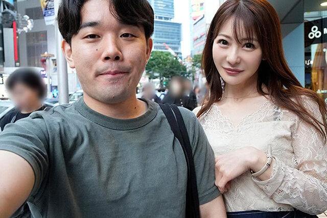 親友の母は一人になった機会に昔から想う部下とデートする。最初は優しい関係だったものが次第に男女の力関係に変わっていく♡