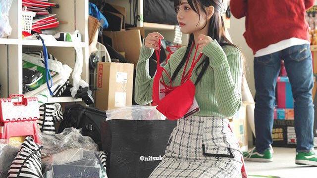 普通のOLとして働くSOD女子社員が♡自分の好きなAVをもっと広めたい一心で自ら出演を決意したリアルドキュメント！