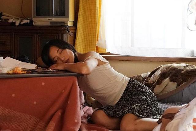 母子相姦ドラマ第三章♡閉経母の性欲処理監禁され、地方アパートで膣内射精の佳境物語！