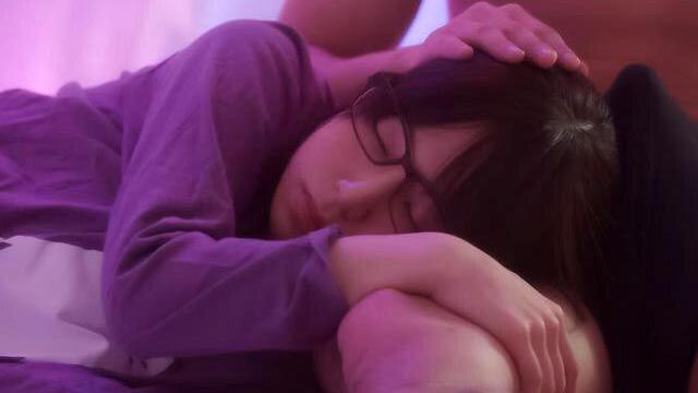 家出野宿した喪女がイケメンにナンパされて♡悪い仲間たちの部屋で臭いチンポに嫌なことをされ傷つく衝撃の夜…