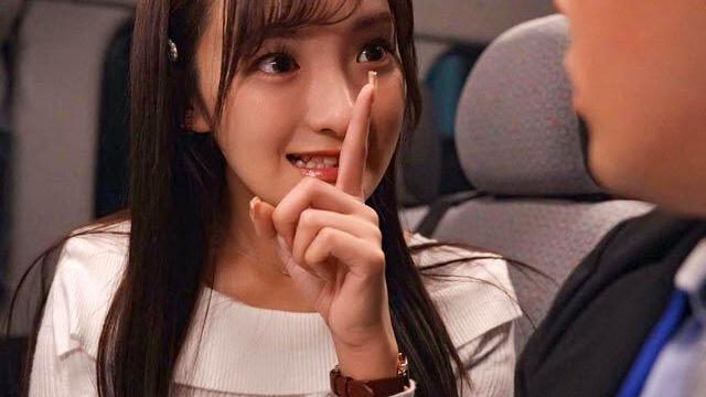 エリート新卒アナウンサーは同期の同僚と社内で秘密の関係を築き、表向きの上下関係が私的な力の均衡へと移り変わっていく…♡