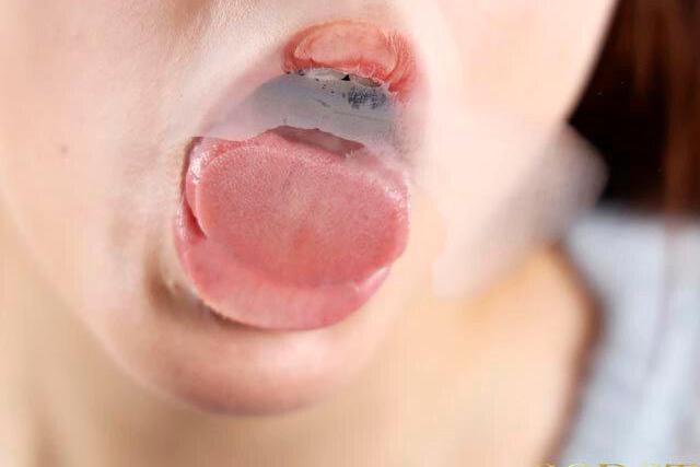 小柄ボディの体液を4Kで細部撮影♡高温部屋で汗噴き出し絶頂汁を限界まで味わう美女の溺れるような快楽世界！