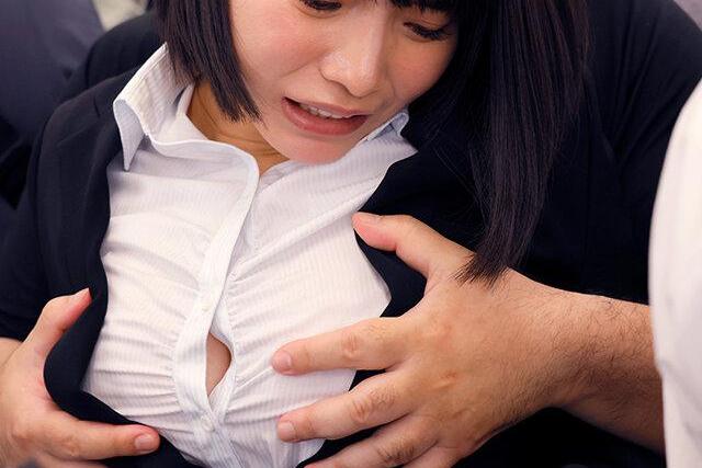 新卒OLの神オッパイを無限イジりで敏感乳首開発♡凶悪責め具とパイズリでガクイキ潮吹き種付けの極上ボディ接待！