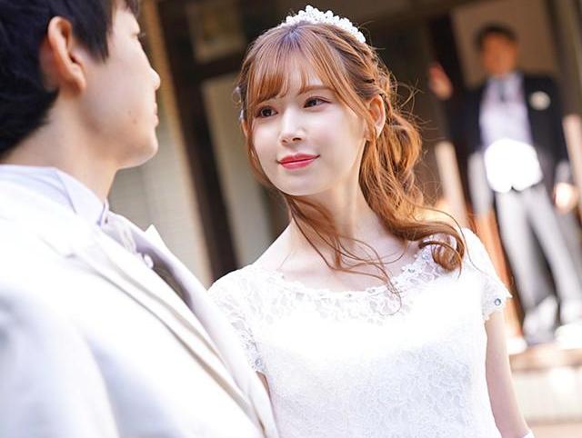 結婚式の幸せの絶頂で義父に押し倒されレ●プされる花嫁の、晴れ舞台が一転する暗い緊張感がたまらない♡