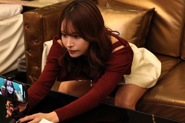 女性用風俗に潜入した女優が本番禁止のルールを破りキャストとの禁断の行為に徐々にハマっていく背徳の過程が始まる！
