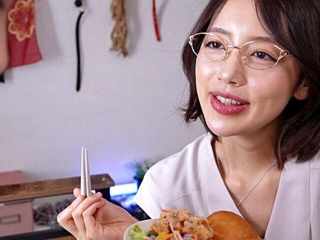 笑顔の裏に異常な欲望を隠した母が息子を部屋に軟禁♡学校に行かせず延々とフェラと腰振りで精飲させるサイコ日常が続く…！