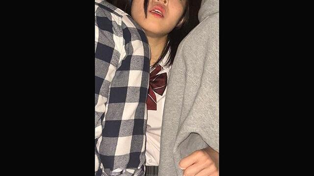 駅で巨乳カワイ娘を仲間で囲み電車死角作り全身触りまくり！連れ込みメチャクチャ遊び尽くす♡