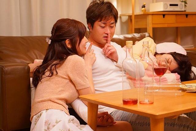 大好きな彼女がいるのに出会った美女に心奪われて♡禁欲生活の末に朝から晩まで獣のように激しく求め合う数日間！