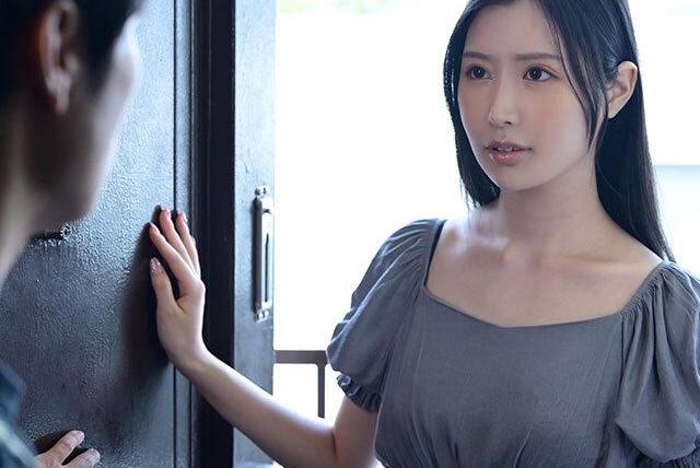 虚しさを感じる大学生が隣の美人に甘い囁きで誘われ、体が熱く反応し始める。濃厚なセックスにハマり、下半身が疼き全身が震える余韻を残す展開に♡