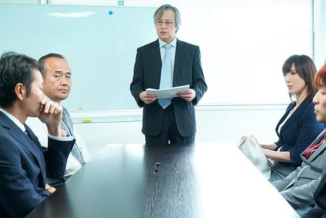 反抗期息子に悩む母親が保護者会で出会い♡父子家庭の男に心惹かれ相談から禁断の関係へ♡