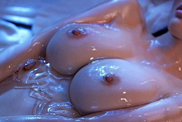 メガネ地味っ子バイトが汗くさい下着着用ルールに従ったら…ノーパンノーブラ羞恥プレイにハマり変態性癖へ堕ちる！