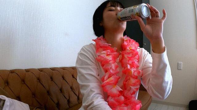 酒好き女優と飲み交わすうちに徐々にスケベな本性を曝け出し生々しい淫獣姿で絡み合っていく過程がやばい♡