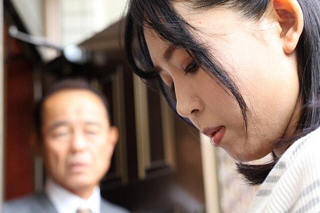 盲目夫支える妻の孤独♡中年男性に心の隙間埋め肉体預け、深まる関係で夫捨てようとする葛藤♡