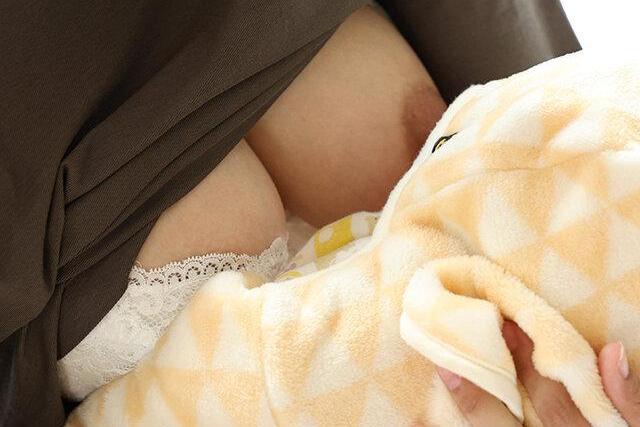 借金返済のタコ部屋共同生活で夫婦が必死に耐えるも妻はどうしても必要なお金のため身体を差し出す♡