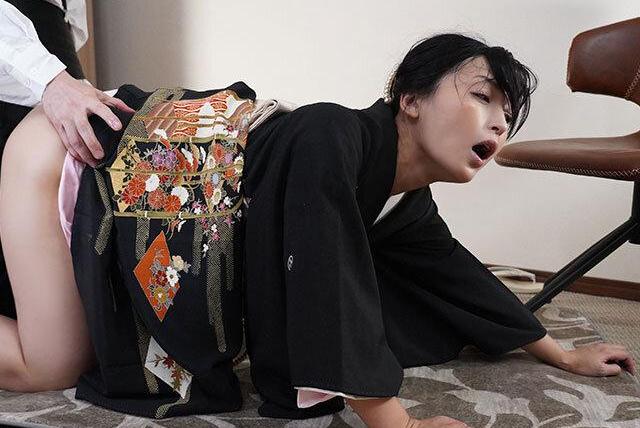 最愛娘の結婚相手に押し倒され犯され♡歪んだ欲望に溺れ性に変わる母、結婚式間も続く禁断の渇望♡