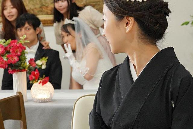 娘の結婚式前夜に婿から突然の愛の告白を受け押し倒され！ウェディング姿の娘の傍で宴の最中にも密かに犯され続ける義母の秘密の背徳関係…