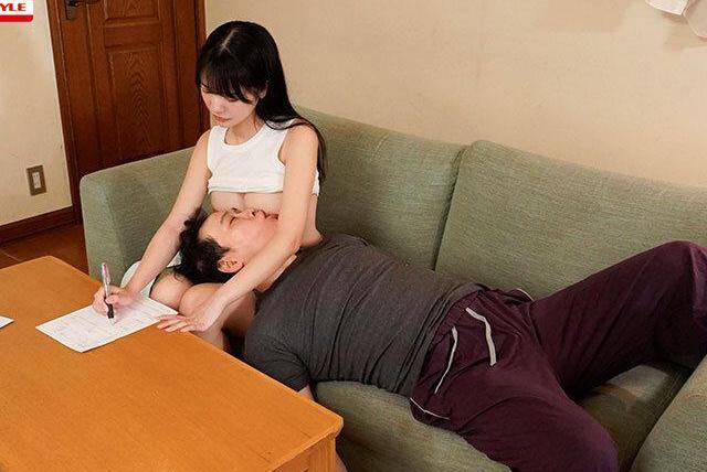 兄のチンポを日常的に咥える口は、熱く脈打つ感触を自然に受け入れる体になっている。仕方ないことだと馴染んだ感覚の中で、将来を思うわずかな余韻だけが胸に静かに広がっていく♡