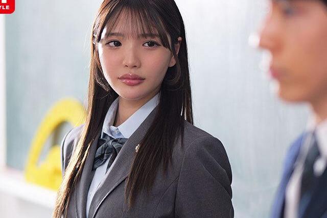 通勤電車で清楚女子が痴漢に興奮し♡彼氏横で大胆行為がセックスの合図になる衝撃の日常！