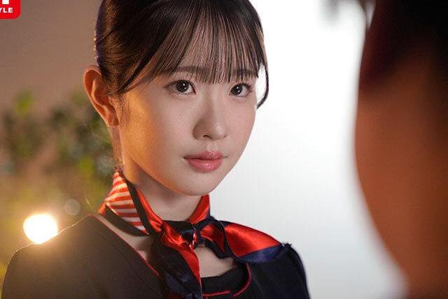 弱みを握られた新人CAは超太いペニスで膣内をメリメリと埋められ最初は嫌々だった体が次第に快感に染まり絶頂が止まらなくなり余韻に戸惑う♡