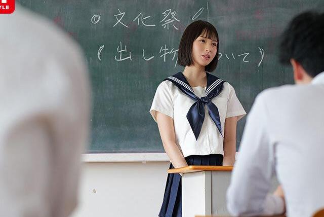 満員電車で毎日通学する教師があと数年で定年退職という中…眩しくて可愛い女子生徒が変質者から痴●されているのを目撃し助けようとして誤って股間に手を当ててしまい生徒は脚をムズムズして欲しがりお漏らしまでする♡
