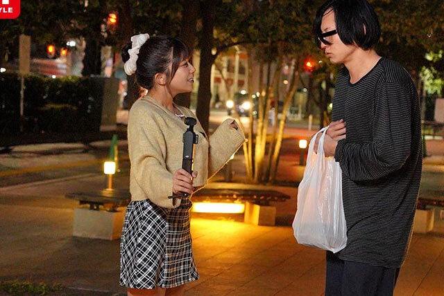 陰キャの俺らが人気者に逆ナンされ優しくシコられセクロスまで許された禁断の夜に、理性は暗い興奮の渦に崩れていく…！